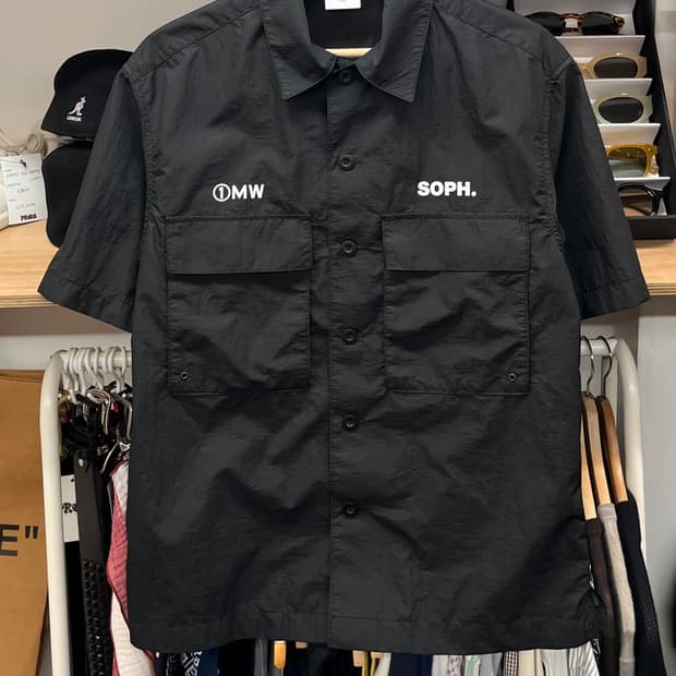 [90] 1MW by SOPH. 블랙 반팔 셔츠