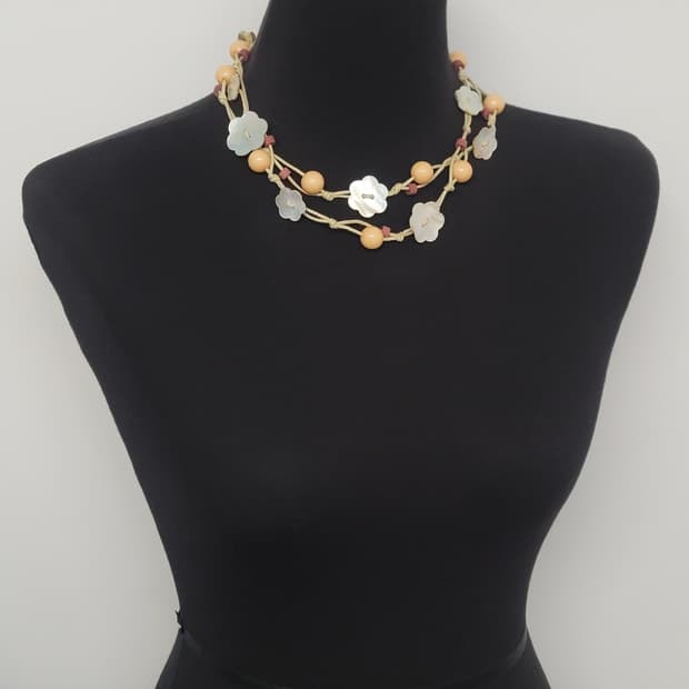 vintage shell necklace