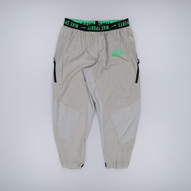 L 나이키 클래쉬 트레이닝바지 0203H2