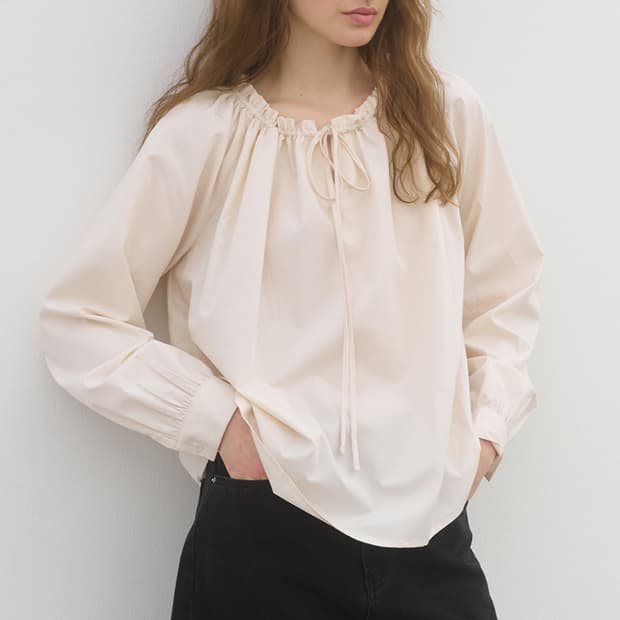 쏘이르 셔링 스트링 블라우스