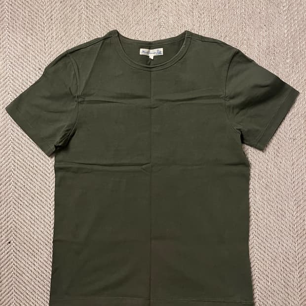 메르츠비슈바넨 반팔티