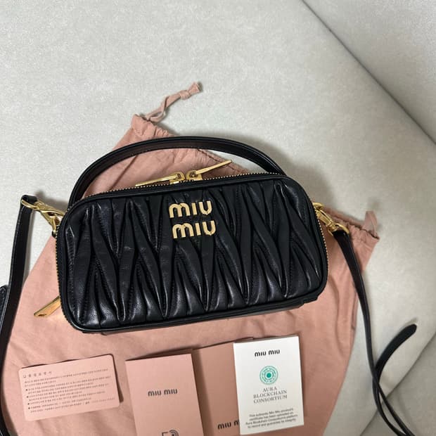 [A+ 정품] 미우미우 마테라쎄 탑핸들 크로스백