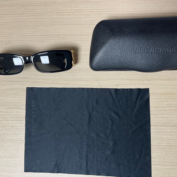 발렌시아가 렉탱글 선글라스