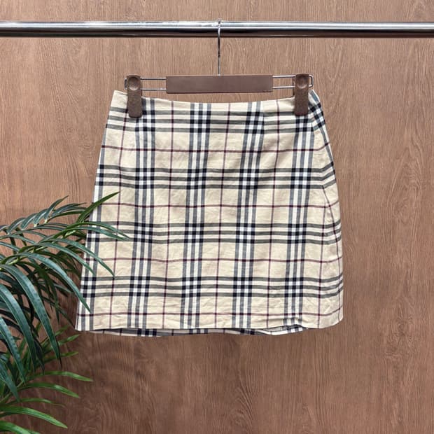 버버리 런던 미니 스커트 노바 체크 패턴 디테일 H라인 베이지
