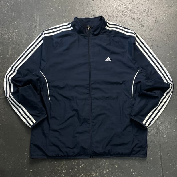 105 아디다스 바람막이