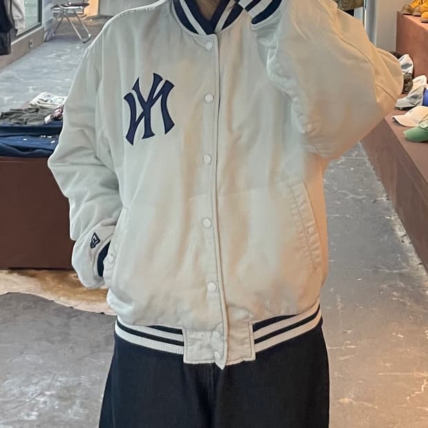 뉴에라 뉴욕 양키스 화이트 바시티 자켓 H2158