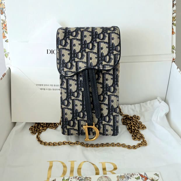 [새상품급]디올 오블리크 새들 폰홀더백