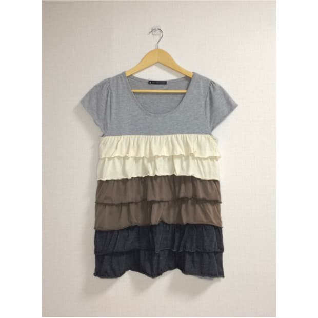 빈티지 배색 프릴 그레이 반팔 티셔츠