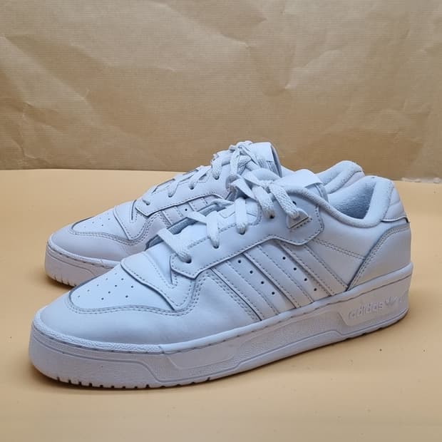 아디다스 라이벌리 로우 남성스니커즈260.