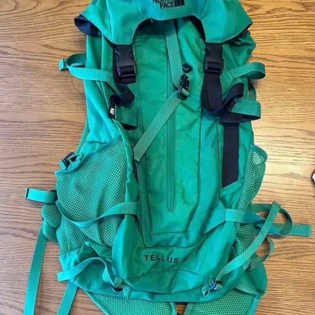 노스페이스 텔러스 30 텔루스 30 그린 판매합니다