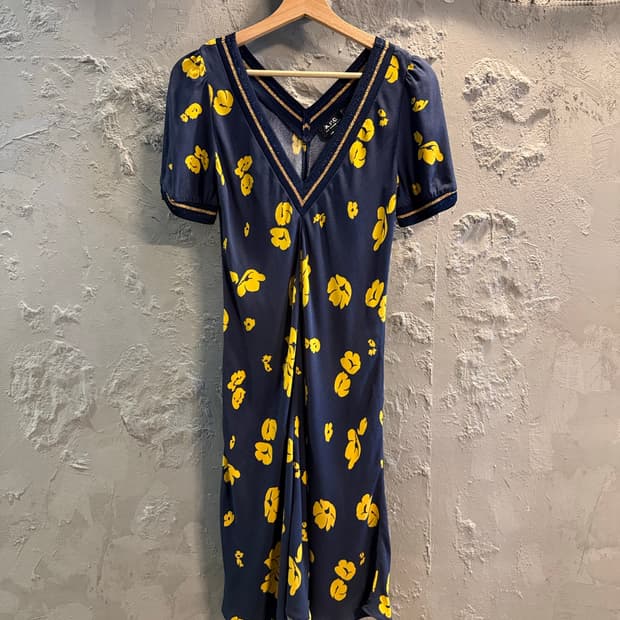 34 아페쎄 A.P.C. 플라워 V넥 원피스 네이비