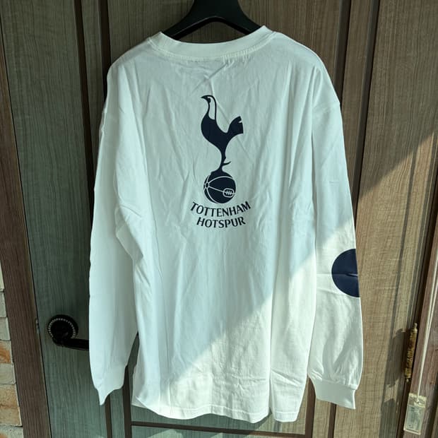 새상품(L) 오버더피치 x 토트넘 훗스퍼 롱슬리브 긴팔티셔츠 화이트