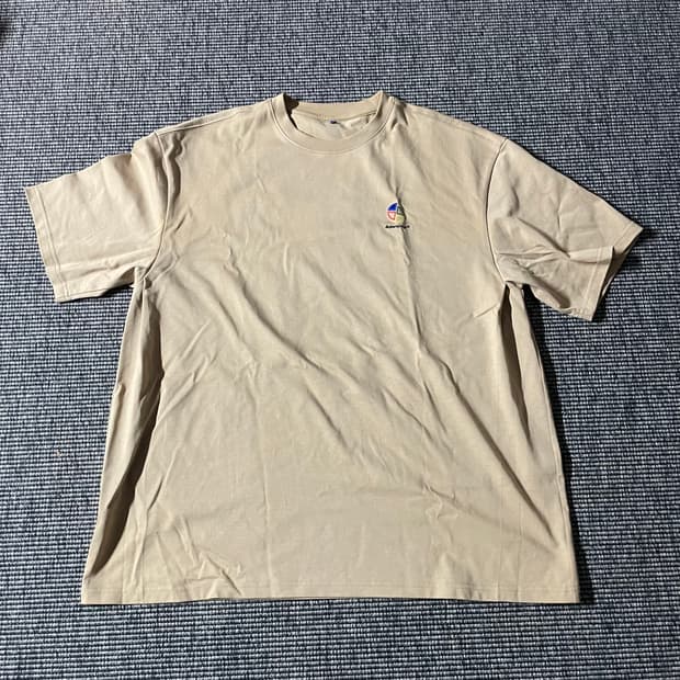 아더에러 슬라이스 로고 티셔츠(1)