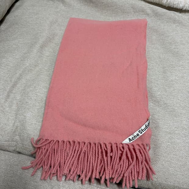 아크네스튜디오 머플러 