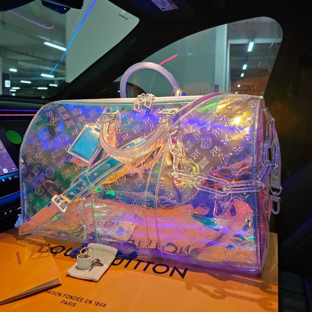 루이비통 버질아블로 한정판 프리즘 키폴50 (새상품)