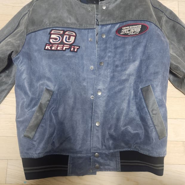 버커루 바시티 자켓 팝니다