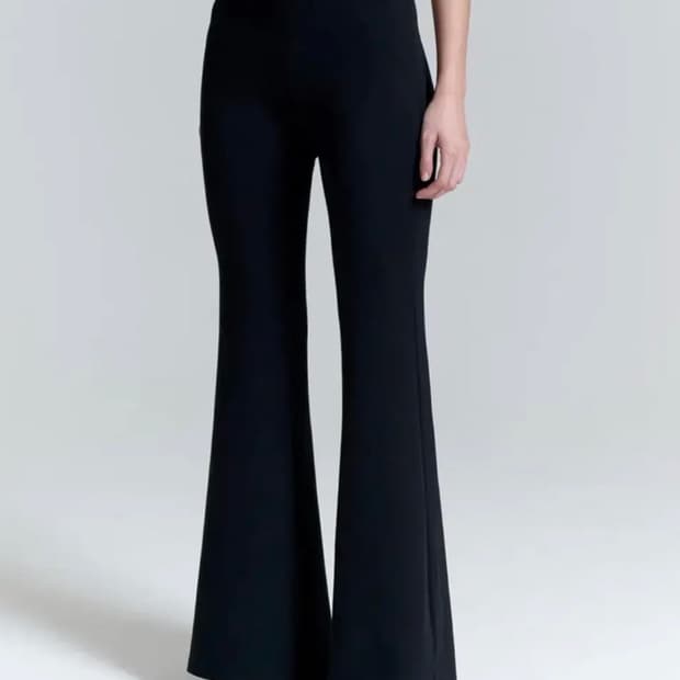 락케이크 컷아웃 부츠컷 레깅스