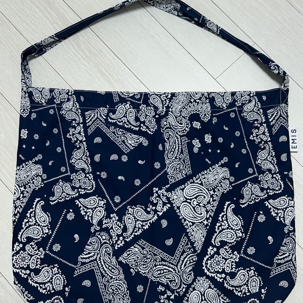 이미스 PAISLEY ECO BAG 페이즐리 에코백 네이비 팝니다