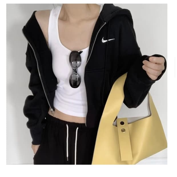 나이키크롭 후드집업 s 블랙 (새상품급)