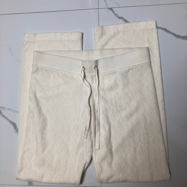 쥬시 꾸뛰르 엠보싱 케이블 아이보리 벨루어 팬츠 바지 S