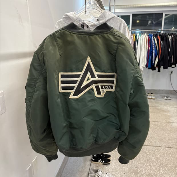 Alpha Industries reversible ma-1 jacket