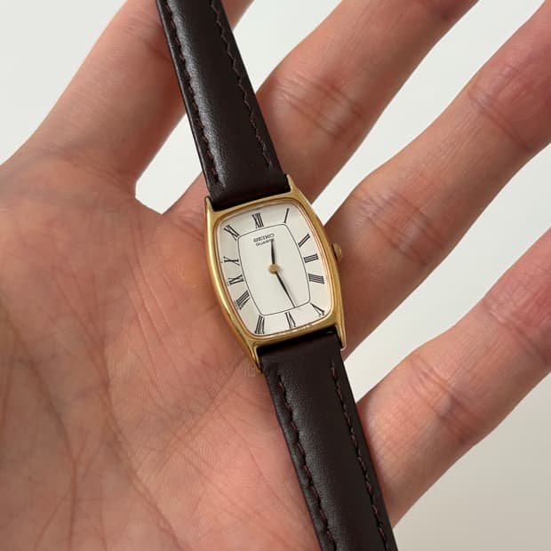 80s roman index gold tank ladies quartz