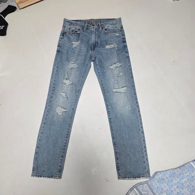 아메리칸이글 데미지 스트레이트 청바지
