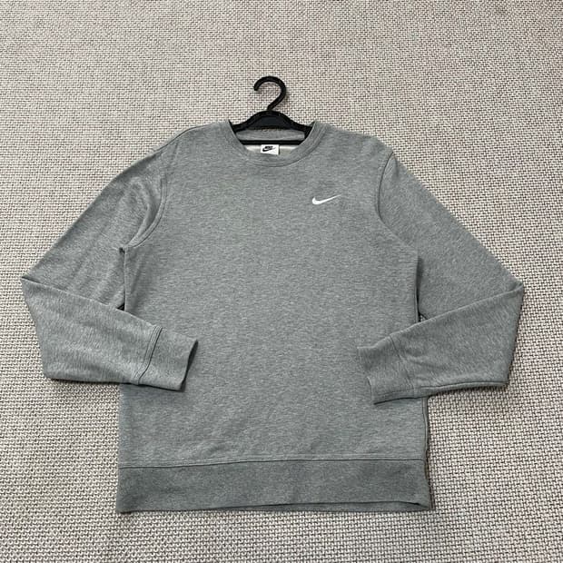 나이키. 맨투맨. 6590