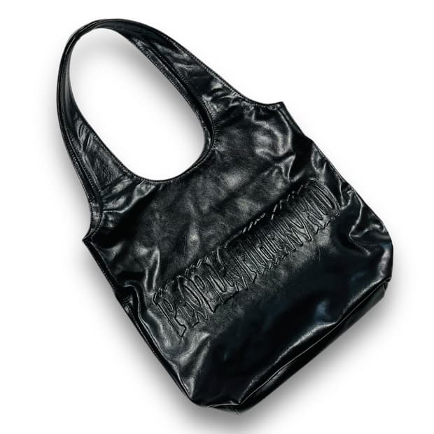 피플오브더월드 락시크 시그니처 로고 레더 숄더백