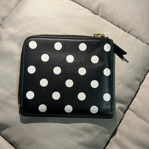 꼼데가르송 도트 지갑