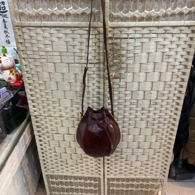 정품 까르띠에 버킷백 팝니다