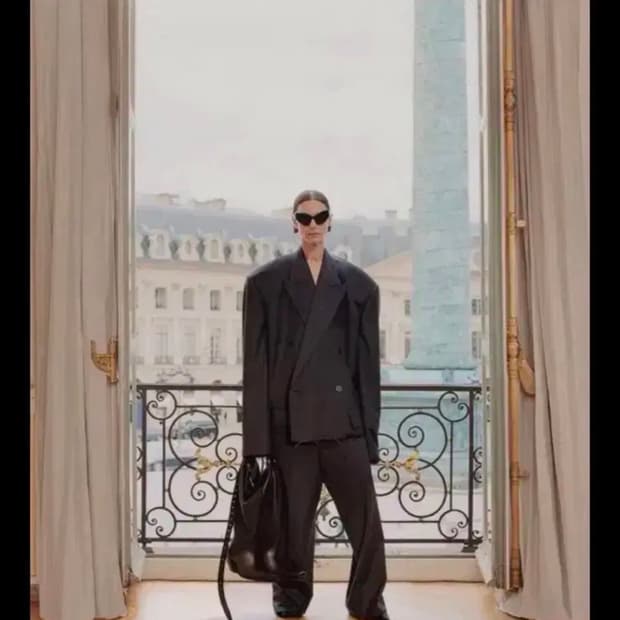 발렌시아가 캐피탈 비 스트라이프 오버사이즈 더블 블레이져 +팬츠셋업