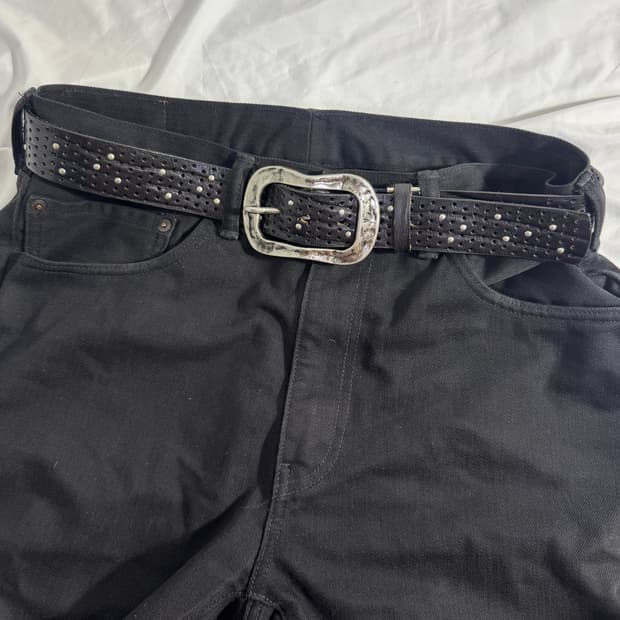 빈티지 펀칭 스터드 레더 벨트