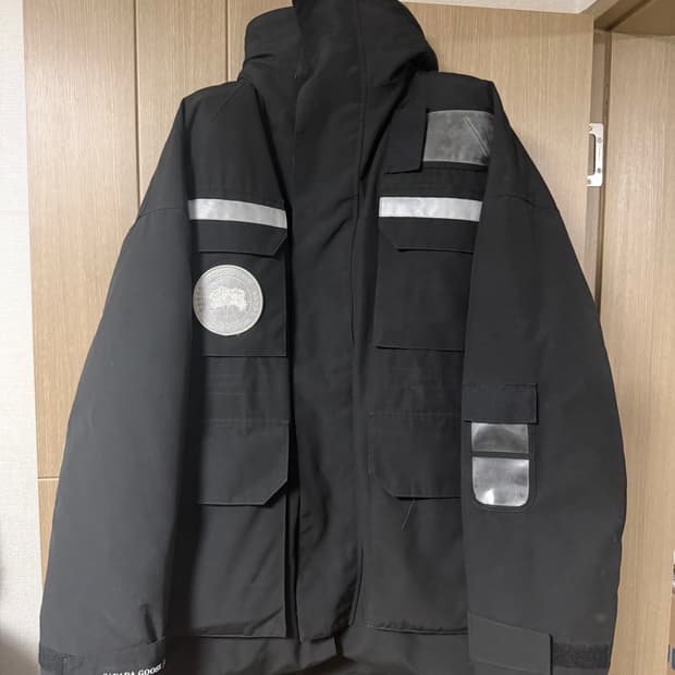 준지 캐나다구스 레졸루트 패딩 xs