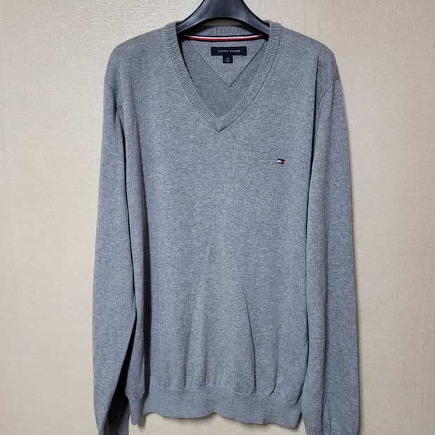 타미힐피거 브이넥 코튼니트