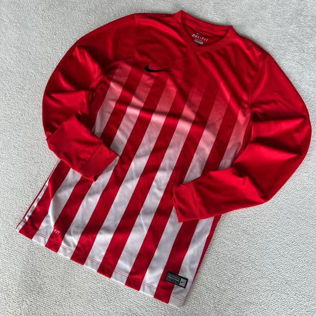 나이키 스트라이프 레드 s