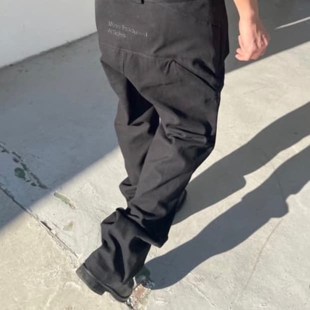 (구매글) 플라스틱 프로덕트 사진속 팬츠 구해요