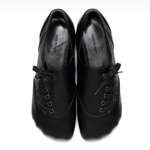 쓰리투에이티 ANIMAL DIAGONAL STRAP FLATS BLACK