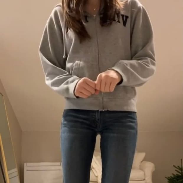 패블러스아카이브 우먼즈 엠보로고 크롭 후드집업 멜란그레이