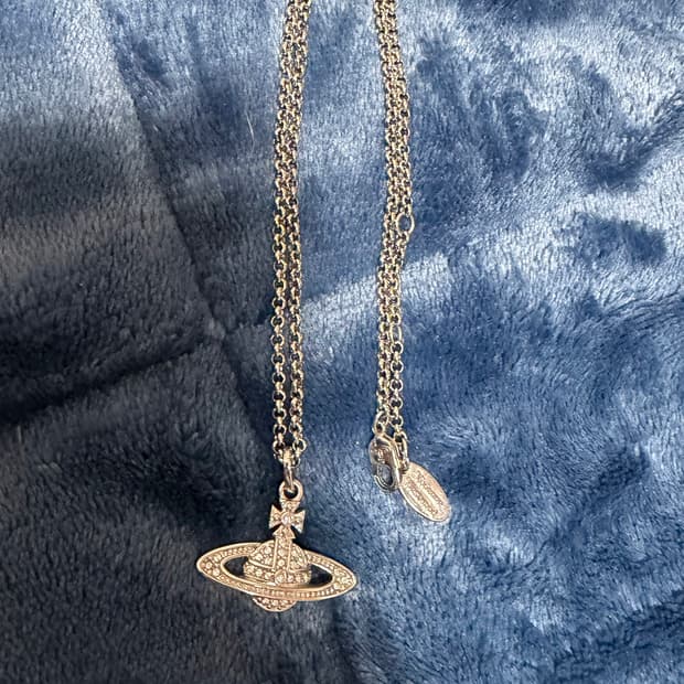 비비안 웨스트우드 미니 바스 릴리프 펜던트 실버