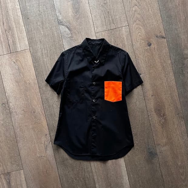 꼼데가르송 pocket detail half shirt