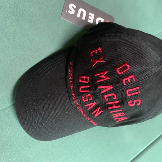 데우스 익클 부산 볼캡 팝니다