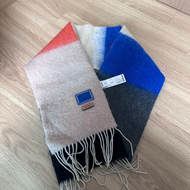 아더에러 프린트 니트 머플러 멀티컬러