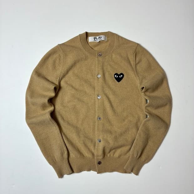 꼼데가르송 우먼스 하트 로고 니트 가디건 PN8209