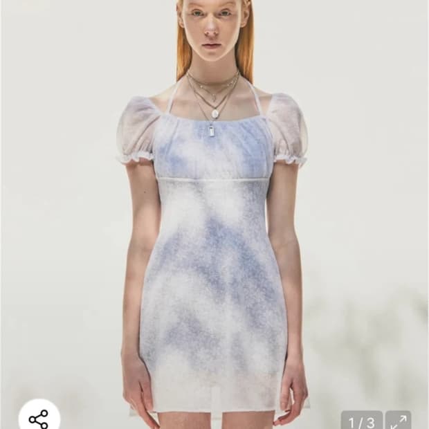 새상품) 시티브리즈 셔링 미니 원피스M (채령 착용)