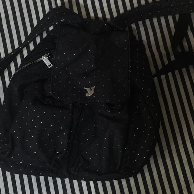 여밈 day backpack (star black)