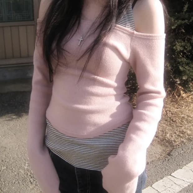 연핑크 니트 오프숄더