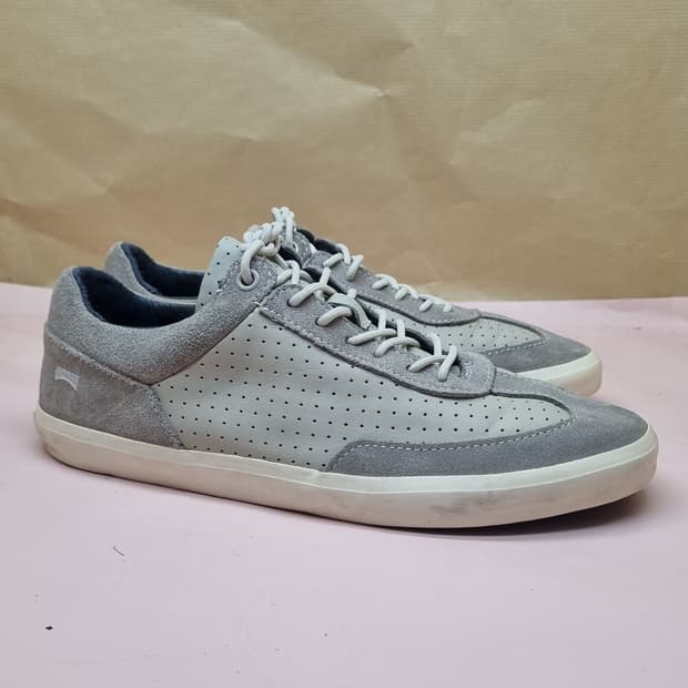 캠퍼 그레이 스니커즈250