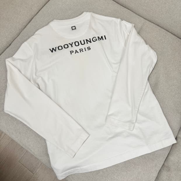우영미 롱슬리브 백로고 긴팔티셔츠 화이트 크림컬러 46size