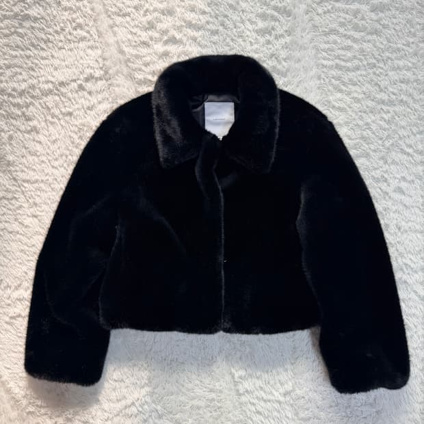 라티젠트 W 숏 퍼 자켓 블랙 M